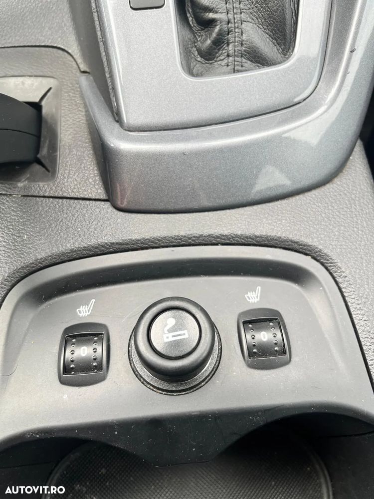 Ford Focus 2.0 TDCI DPF Powershift Titanium - 39