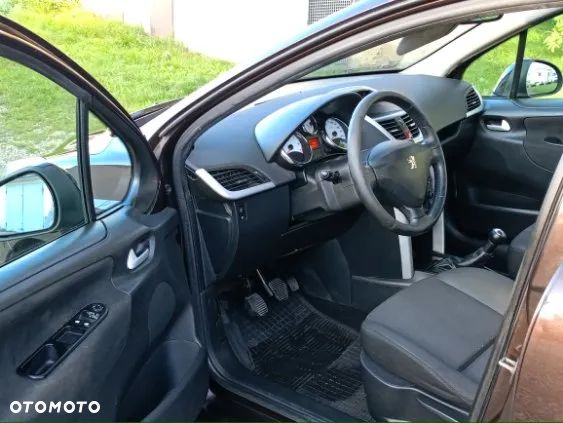 Peugeot 207 1.4 Trendy - 6