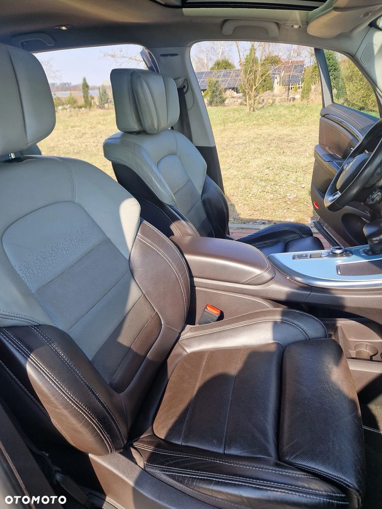 Renault Espace 1.6 dCi Energy Initiale Paris EDC 7os - 17