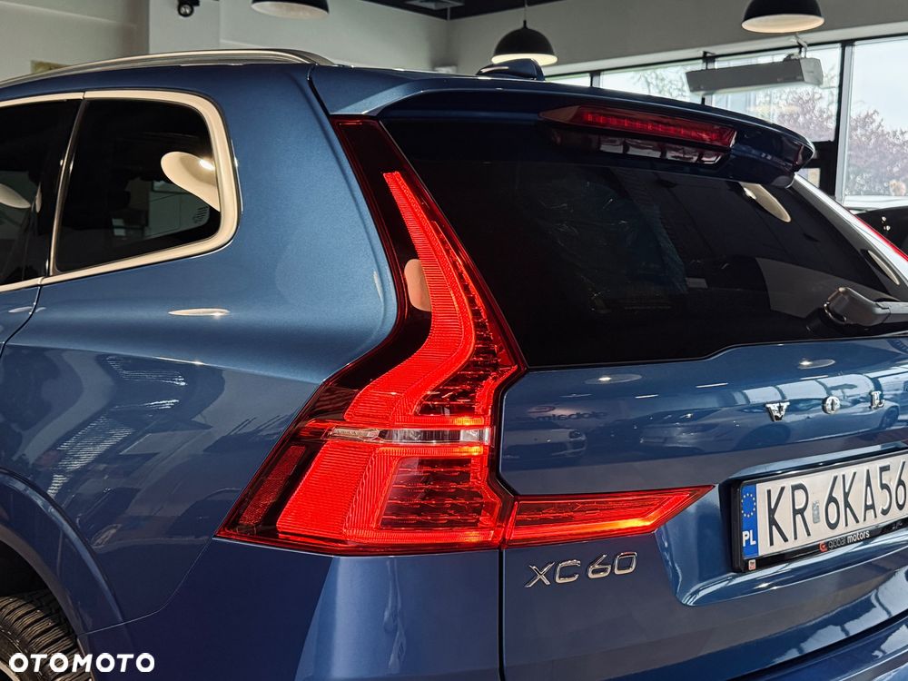 Volvo XC 60 T5 GPF AWD R-Design - 11