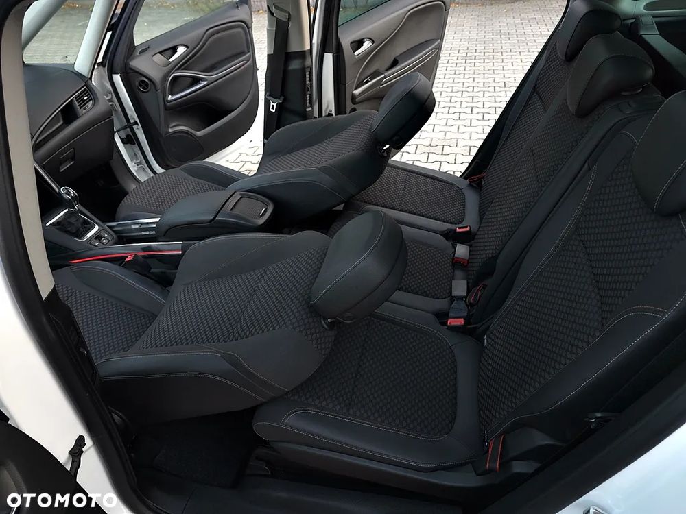 Opel Zafira Tourer 1.4 Turbo Sport - 36