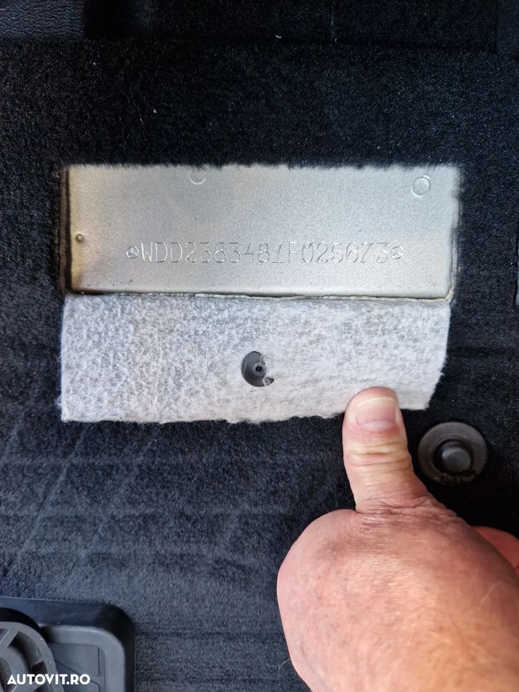 Mercedes-Benz E 300 9G-TRONIC AMG Line - 25