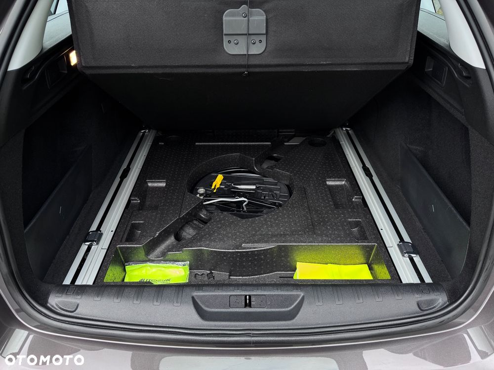Peugeot 308 1.2 PureTech Allure S&S - 17