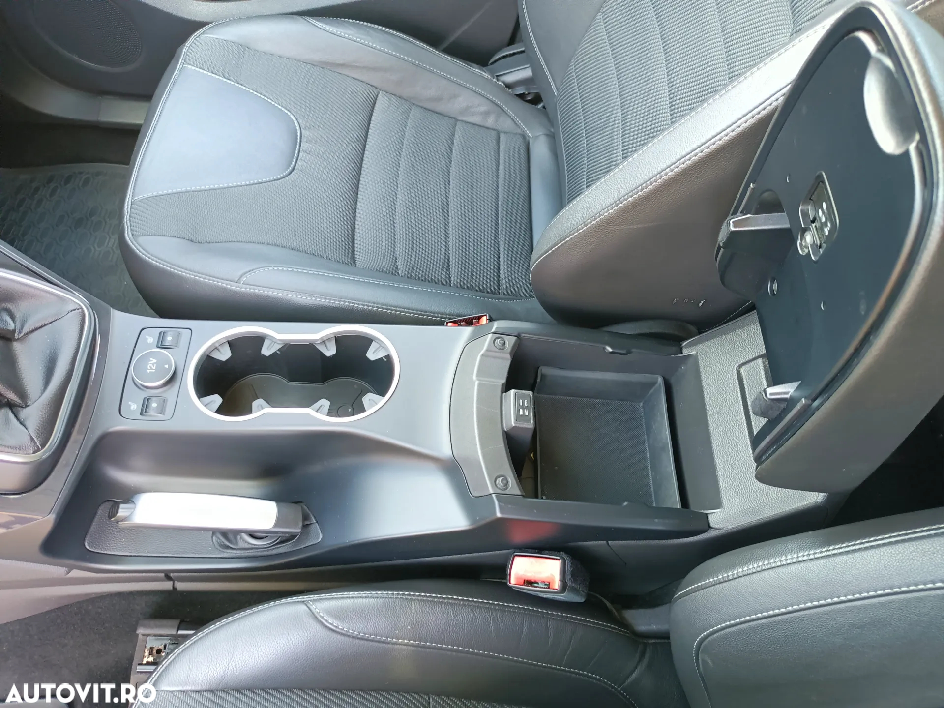 Ford Kuga 2.0 TDCi 2WD Titanium - 19