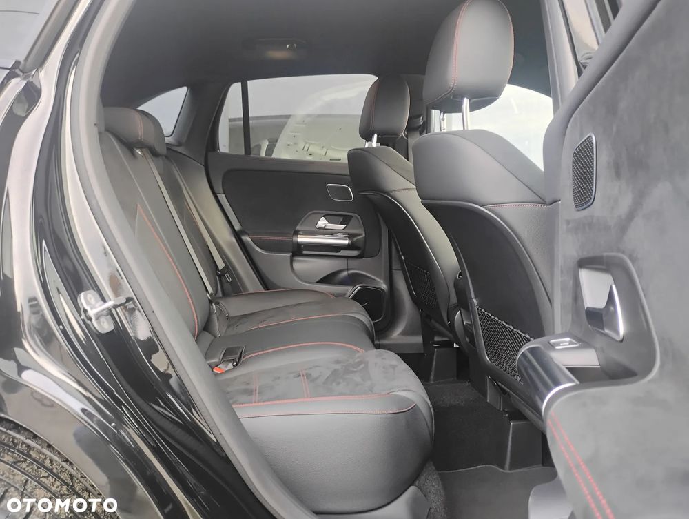 Mercedes-Benz GLA 200 mHEV AMG Line 7G-DCT - 17