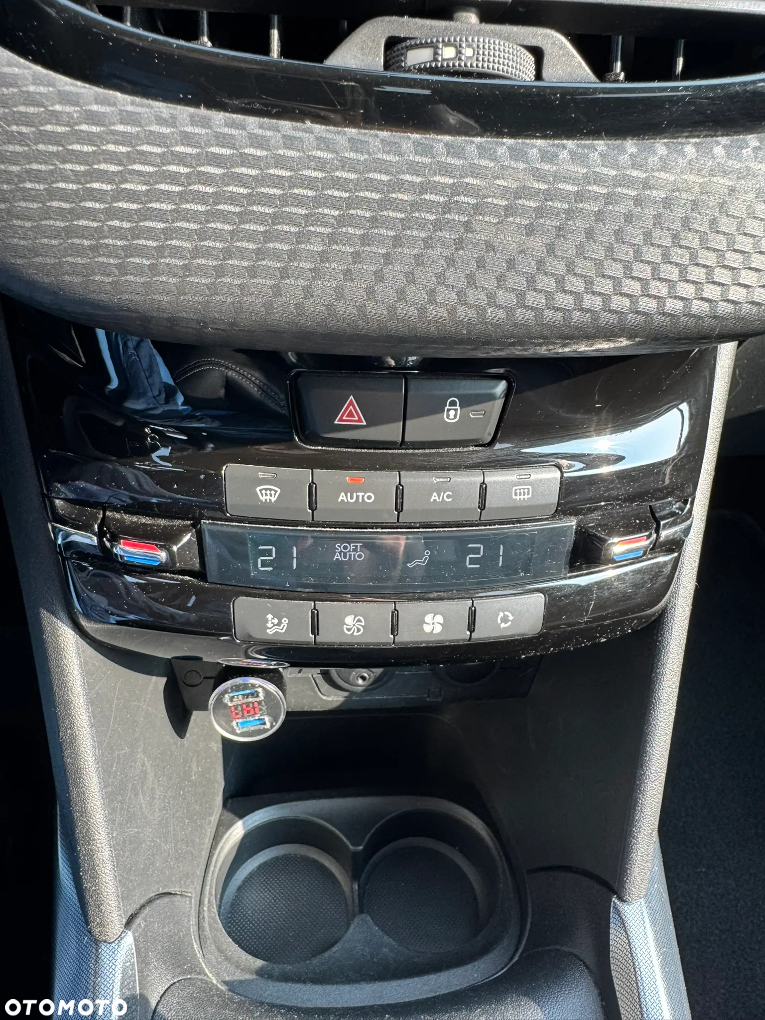 Peugeot 2008 - 15