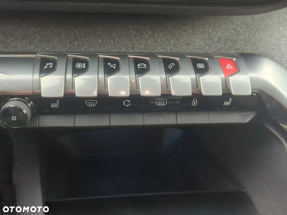 Peugeot 3008 1.2 PureTech Allure - 25