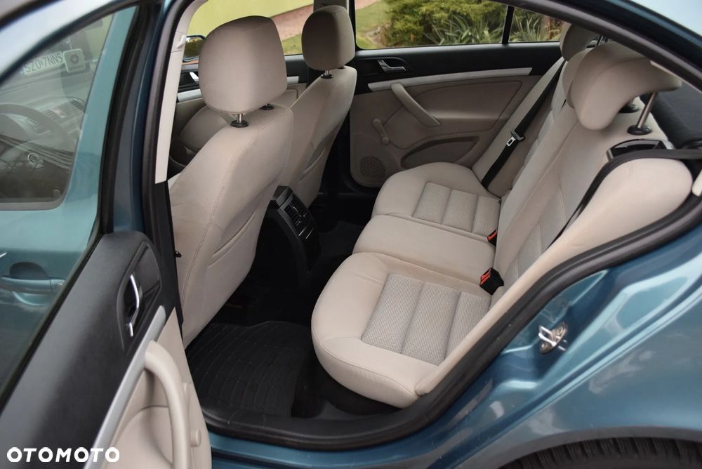 Skoda Octavia 1.6 Elegance - 16