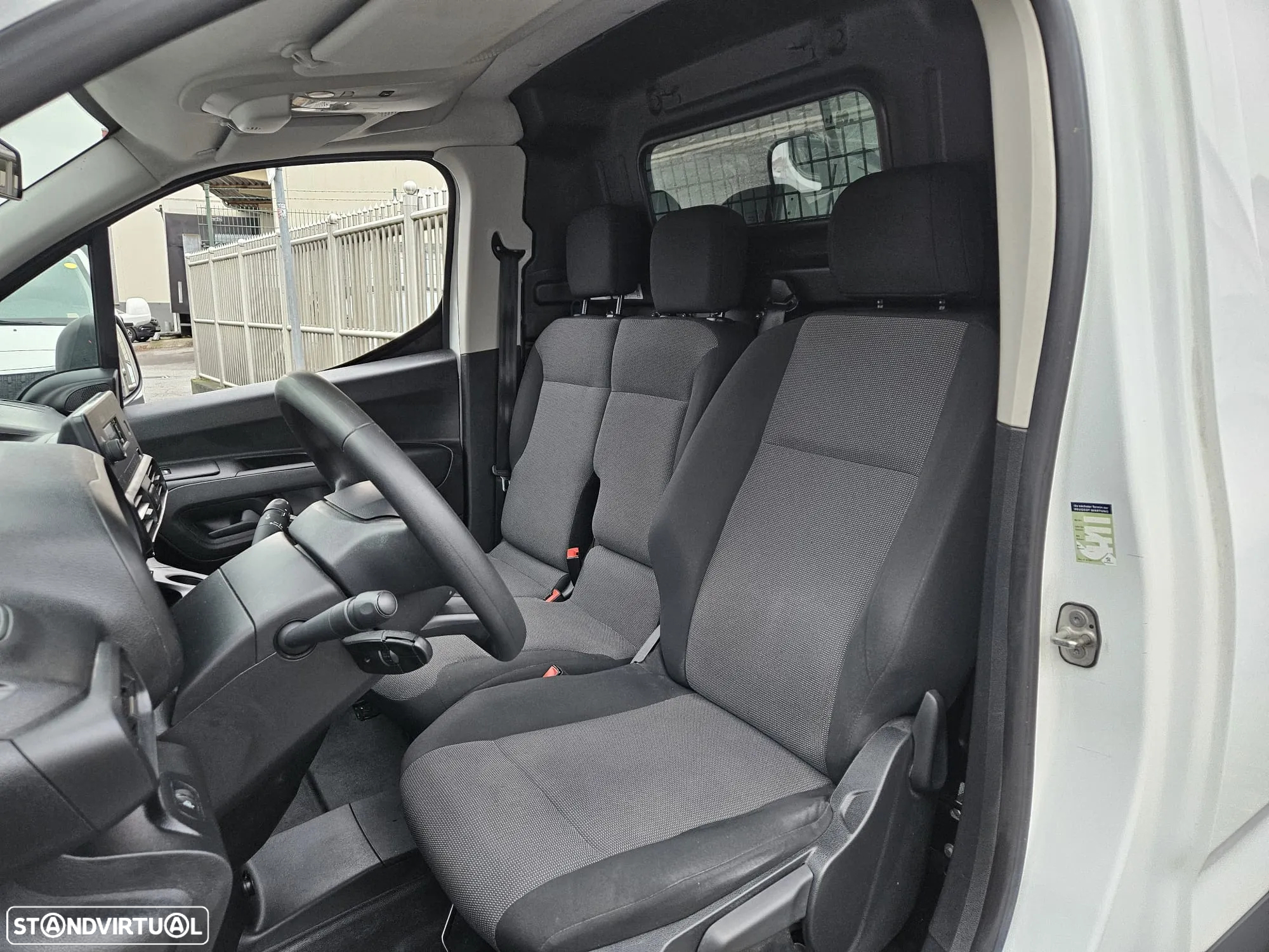 Citroën Berlingo  1.5Hdi  Standart Pro 3Lug  AC TEL CC - 6