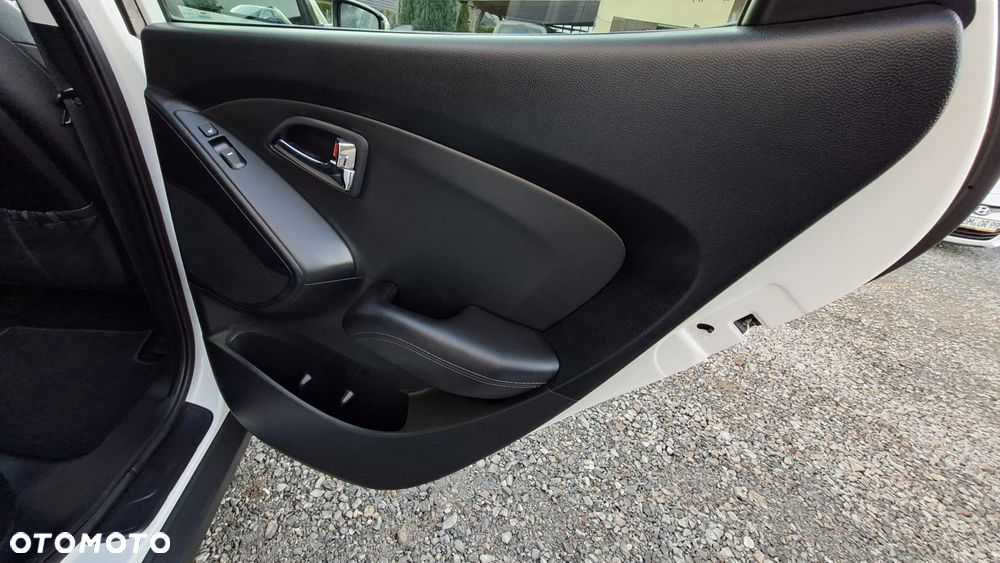 Hyundai ix35 1.6 2WD Fifa World Cup Edition - 21