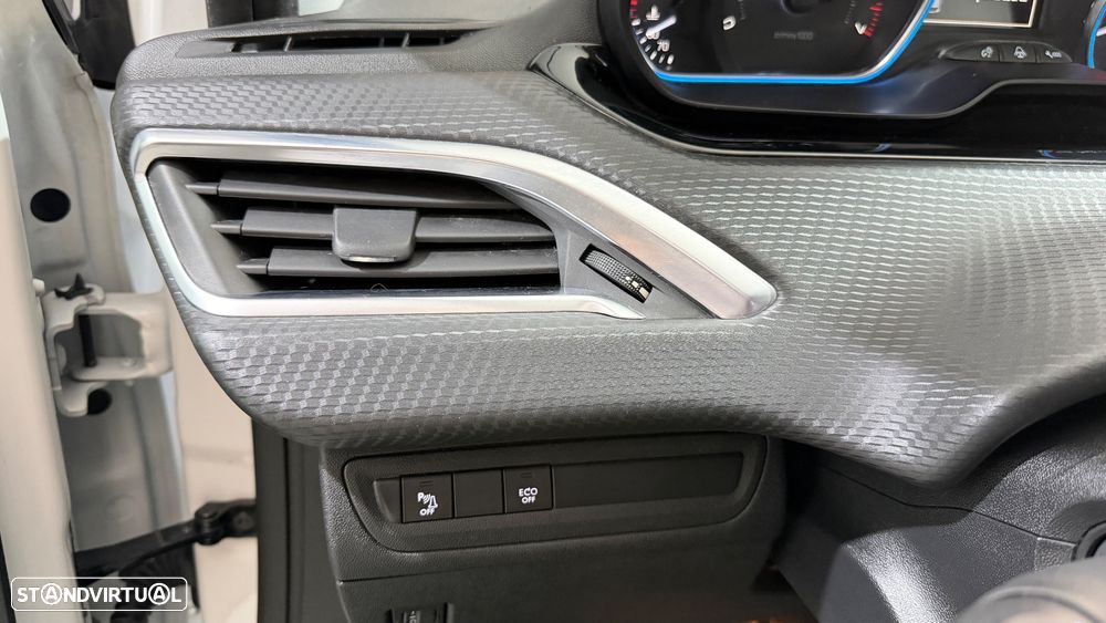 Peugeot 2008 1.2 PureTech Allure - 19