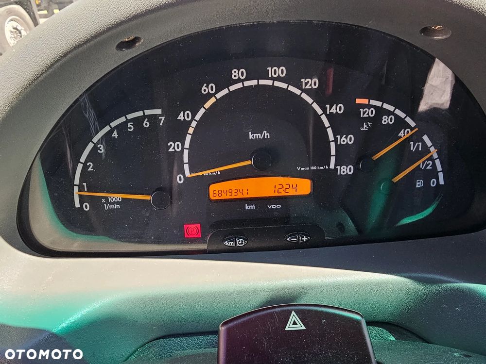Mercedes-Benz SPRINTER - 8
