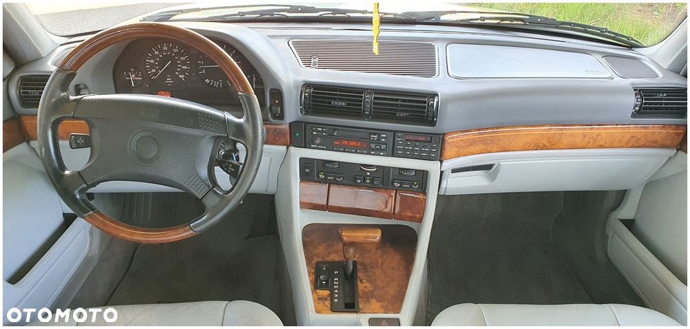 BMW Seria 7 740iL - 11