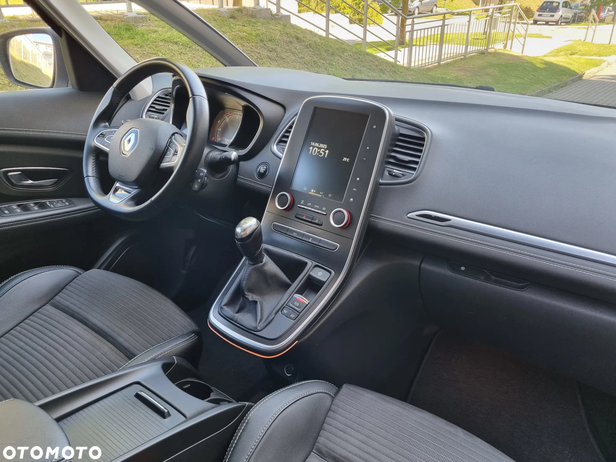 Renault Scenic - 8