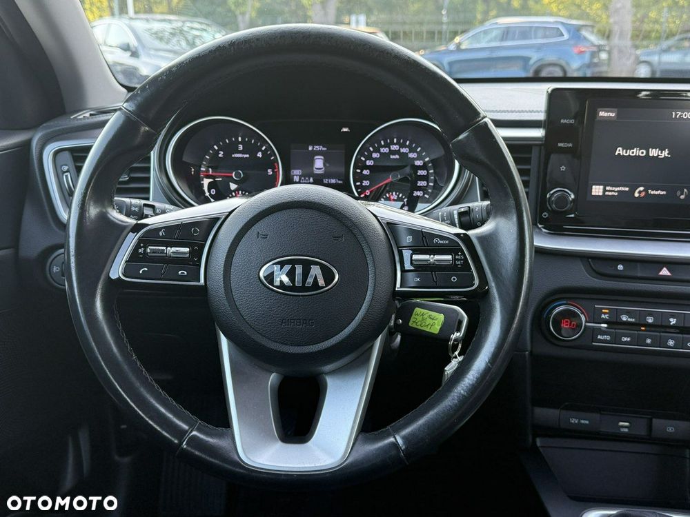 Kia Ceed - 21