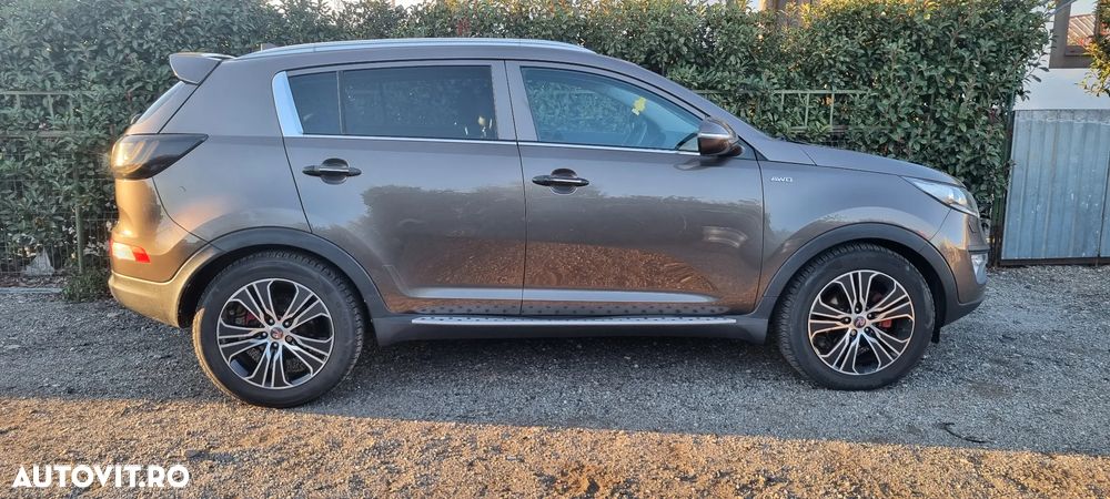 Kia Sportage 2.0 CRDI 4WD Automatik Dream-Team Edition - 25