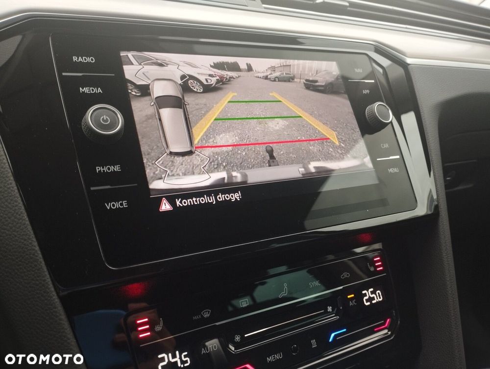 Volkswagen Passat Variant - 21