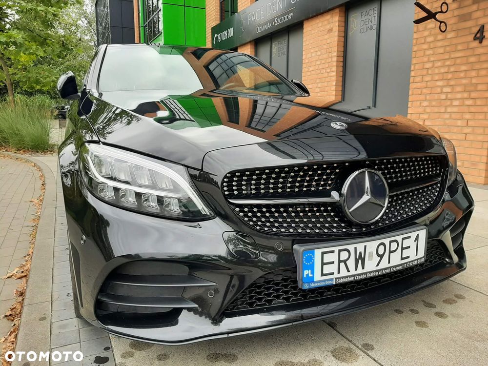 Mercedes-Benz Klasa C 300 9G-TRONIC - 2