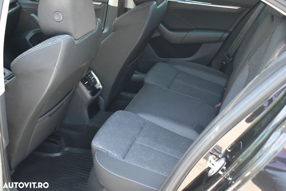 Skoda Octavia 2.0 TDI DSG Style - 17
