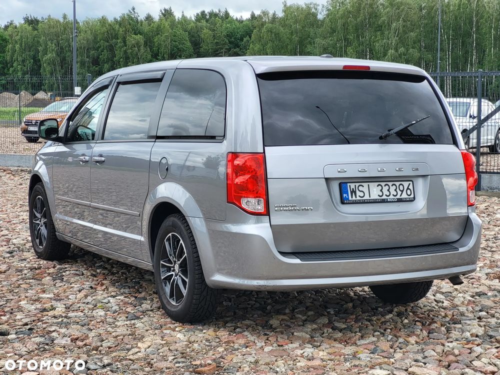 Dodge Grand Caravan - 8