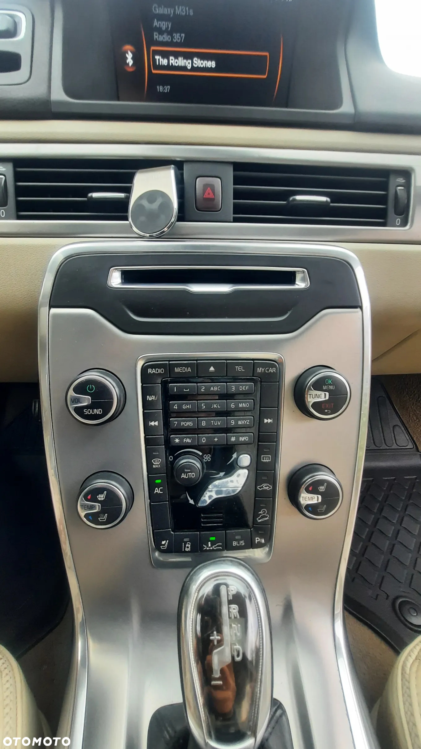 Volvo XC 70 D5 AWD Dynamic Summum - 9
