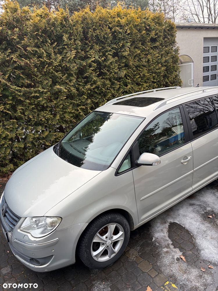 Volkswagen Touran 2.0 TDI DPF Highline - 5