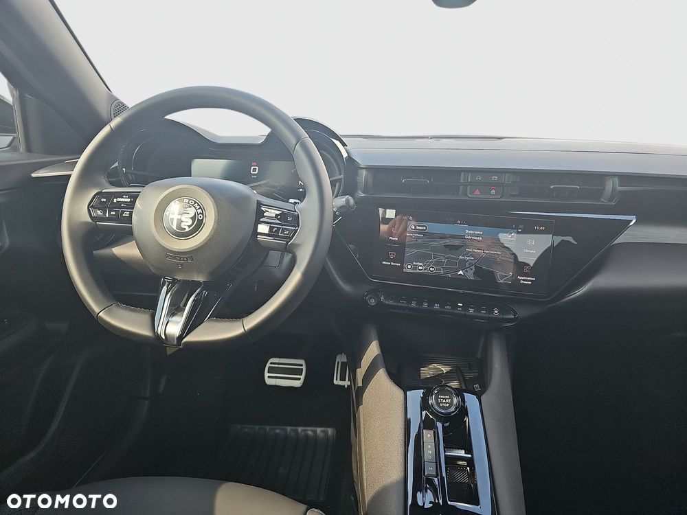 Alfa Romeo Junior 1.2 mHEV Ti eDCT - 13