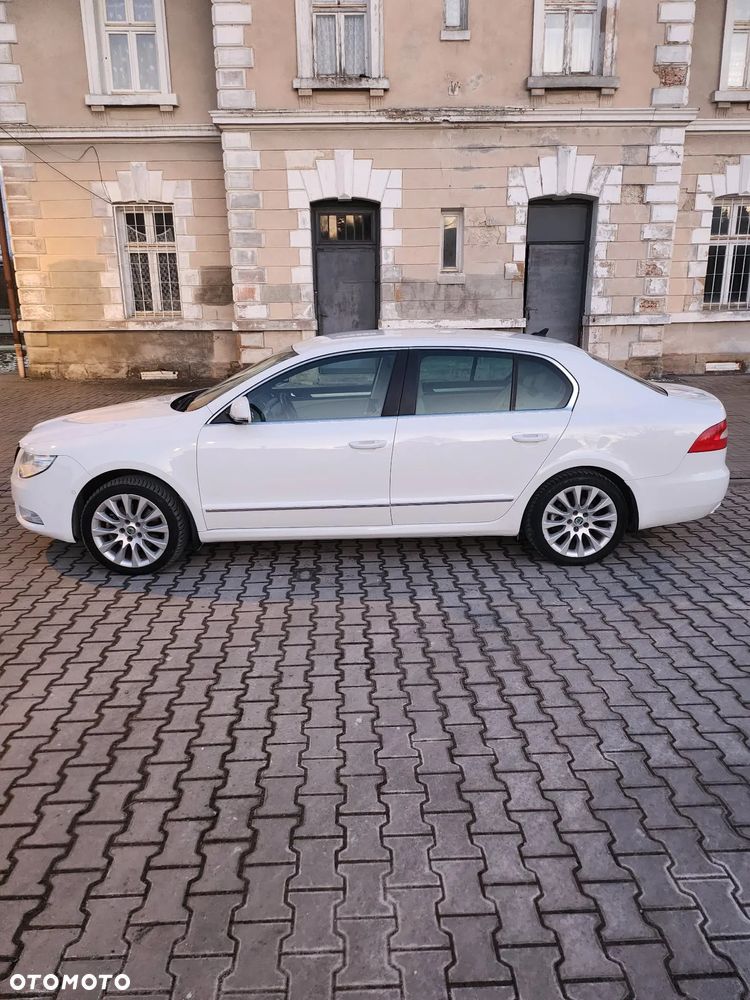 Skoda Superb 2.0 TDI Comfort DSG - 3
