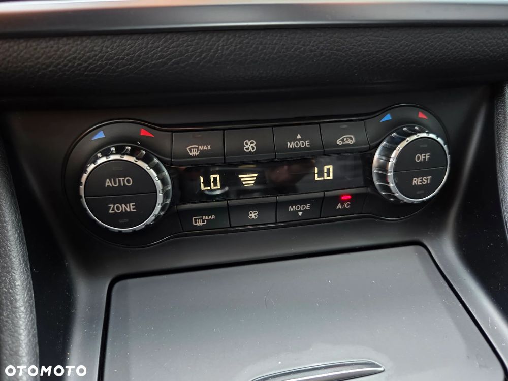 Mercedes-Benz GLA 200 7G-DCT Style - 26