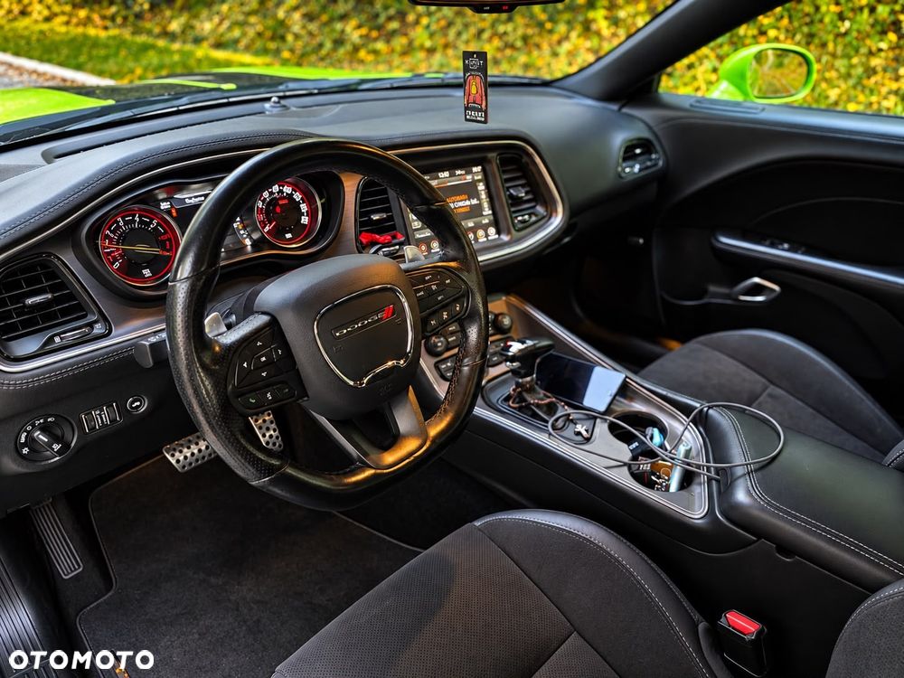 Dodge Challenger - 7