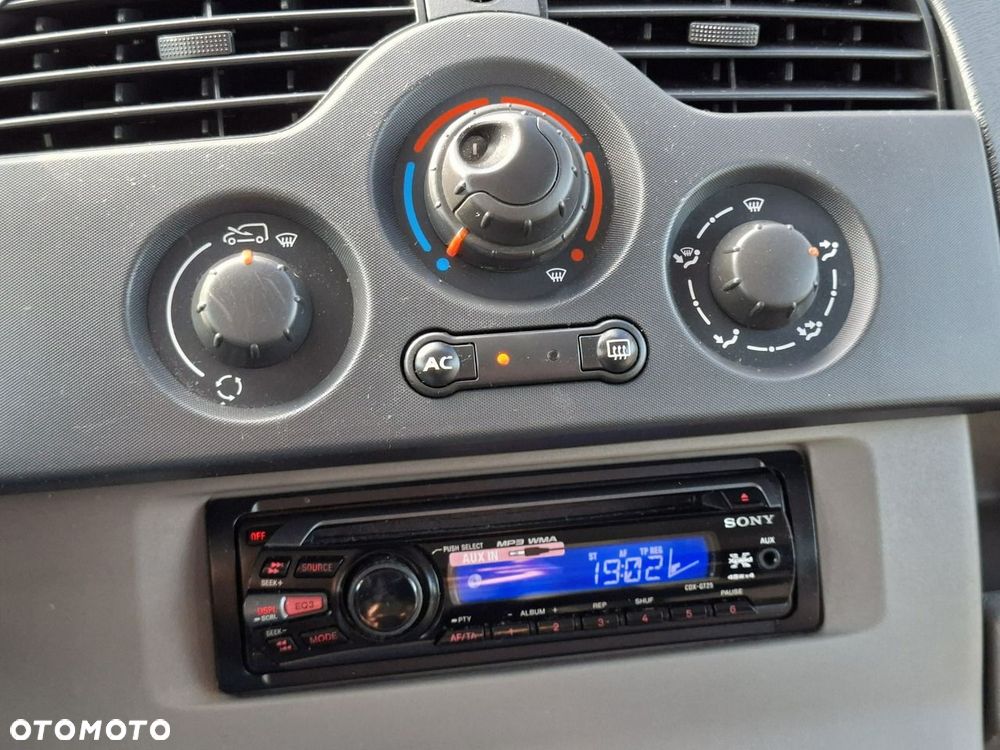 Renault Kangoo 1.6 8V Happy Family - 16