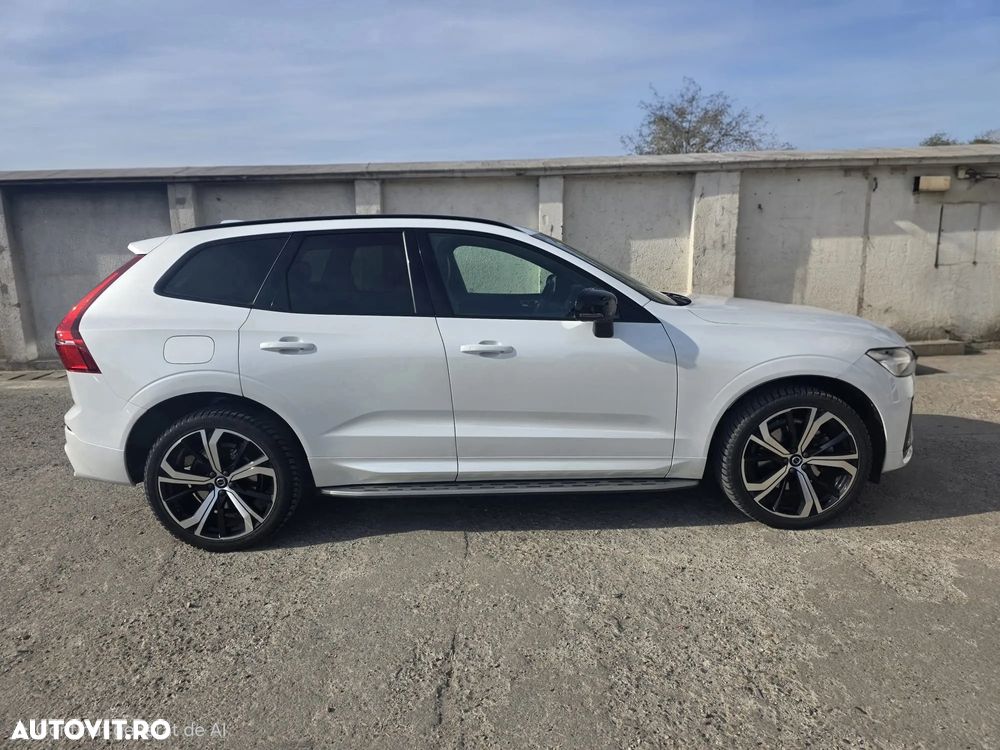 Volvo XC 60 Recharge T8 Twin Engine eAWD R-Design - 4