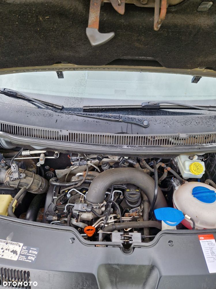 Volkswagen Multivan - 8