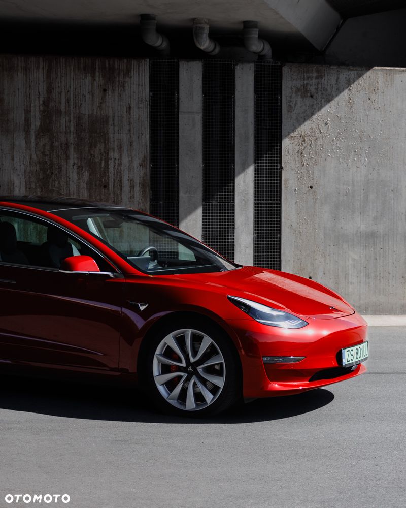 Tesla Model 3 - 3