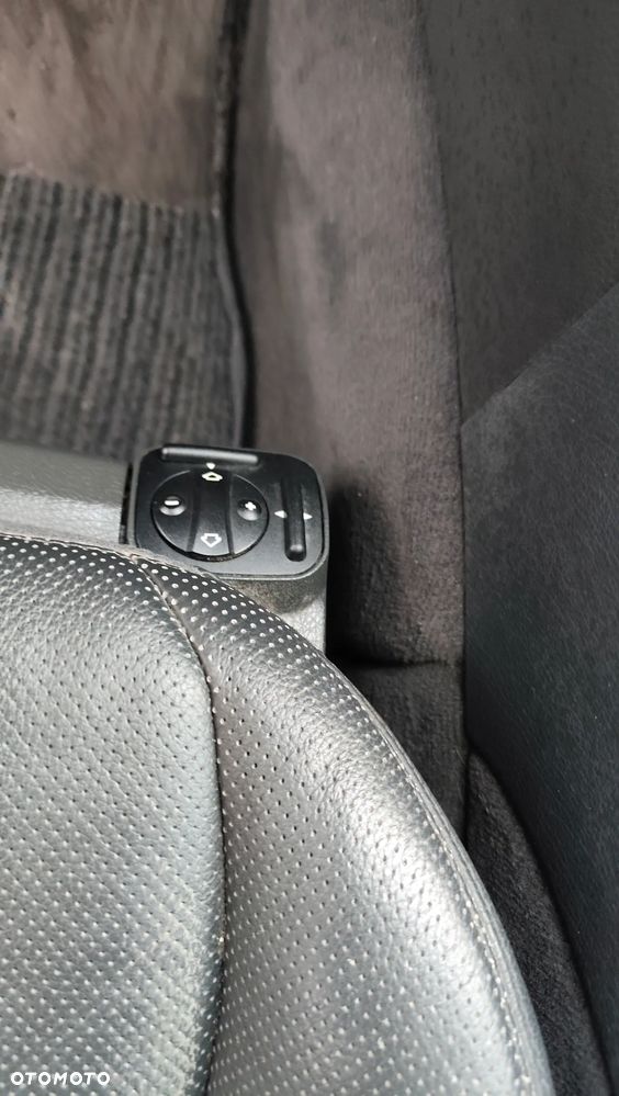 Mercedes-Benz Klasa E 500 4Matic Avantgarde Sport Edition AMG - 11