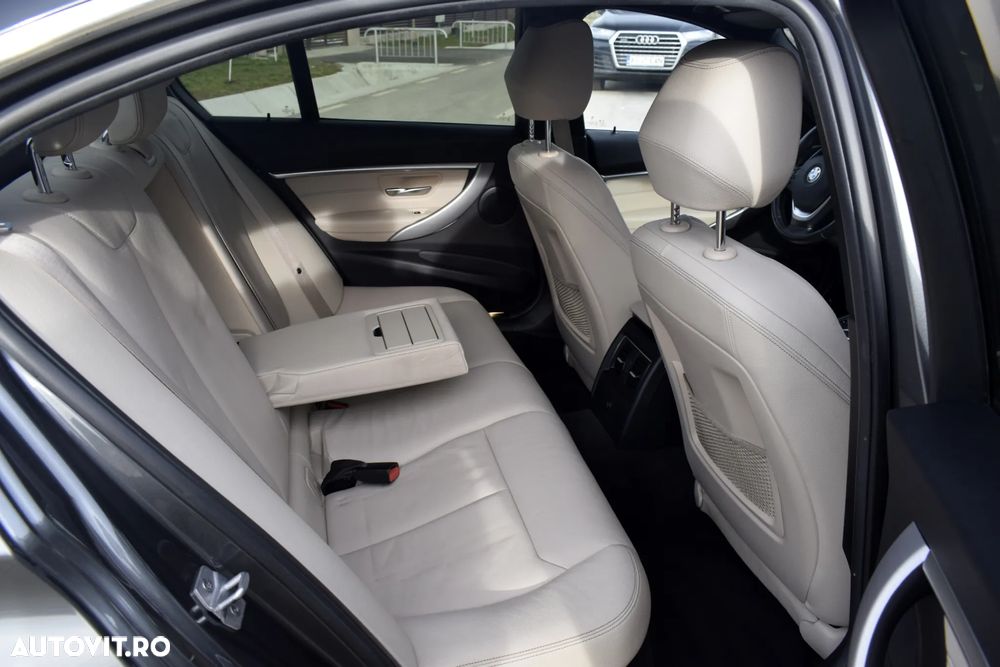 BMW Seria 3 320i xDrive Aut. Luxury Line - 13