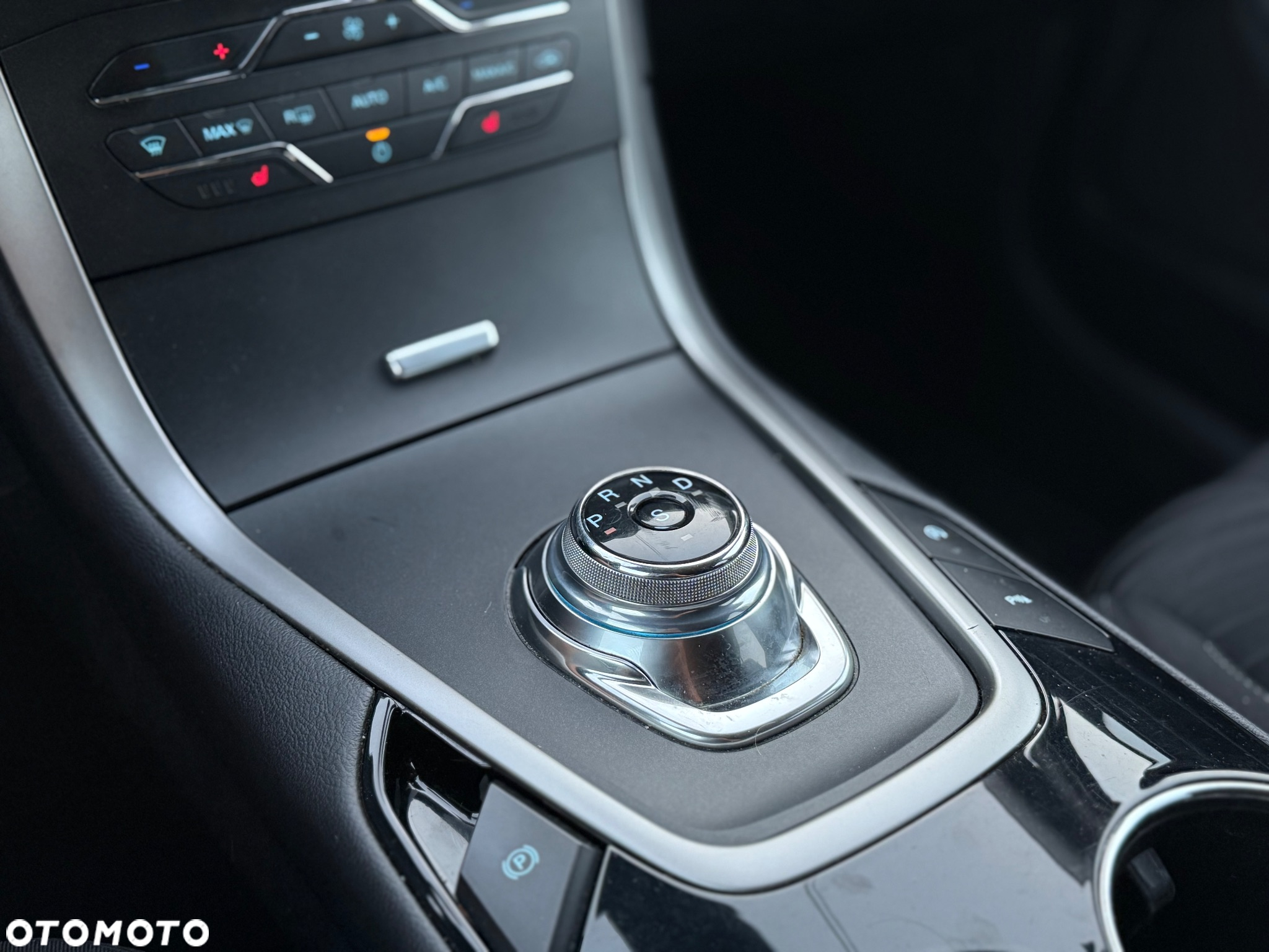 Ford S-Max 2.0 TDCi Titanium PowerShift - 18