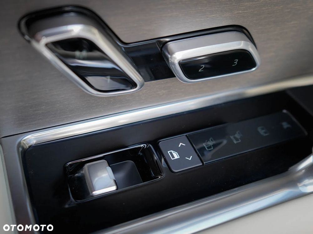 Land Rover Range Rover P615 SV - 38