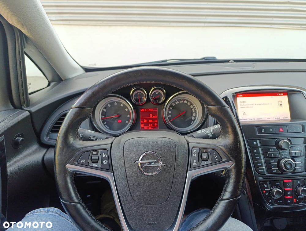 Opel Astra 1.4 Turbo Exklusiv - 25
