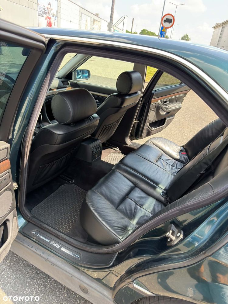 BMW Seria 7 - 10