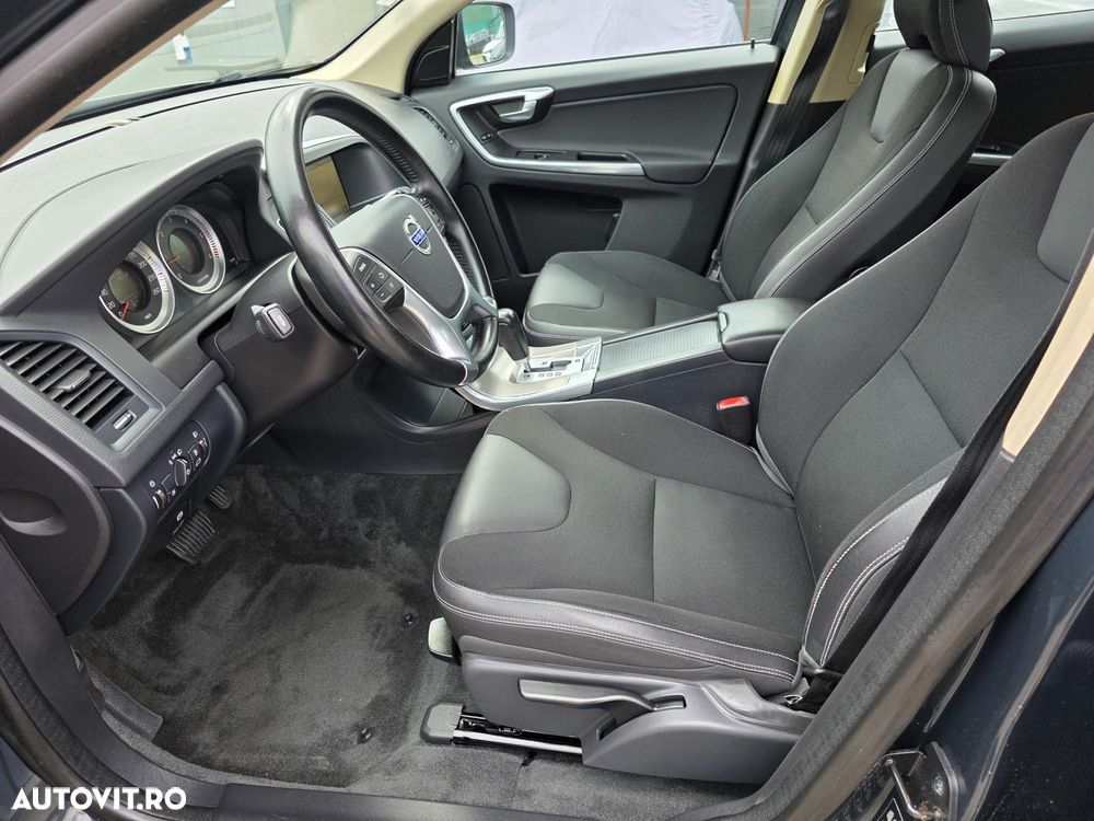 Volvo XC 60 D4 Geartronic Momentum - 10