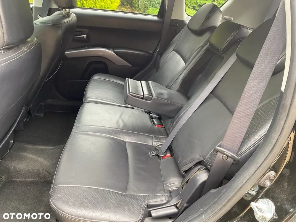Mitsubishi Outlander 2.0 DID Instyle NAVI - 26