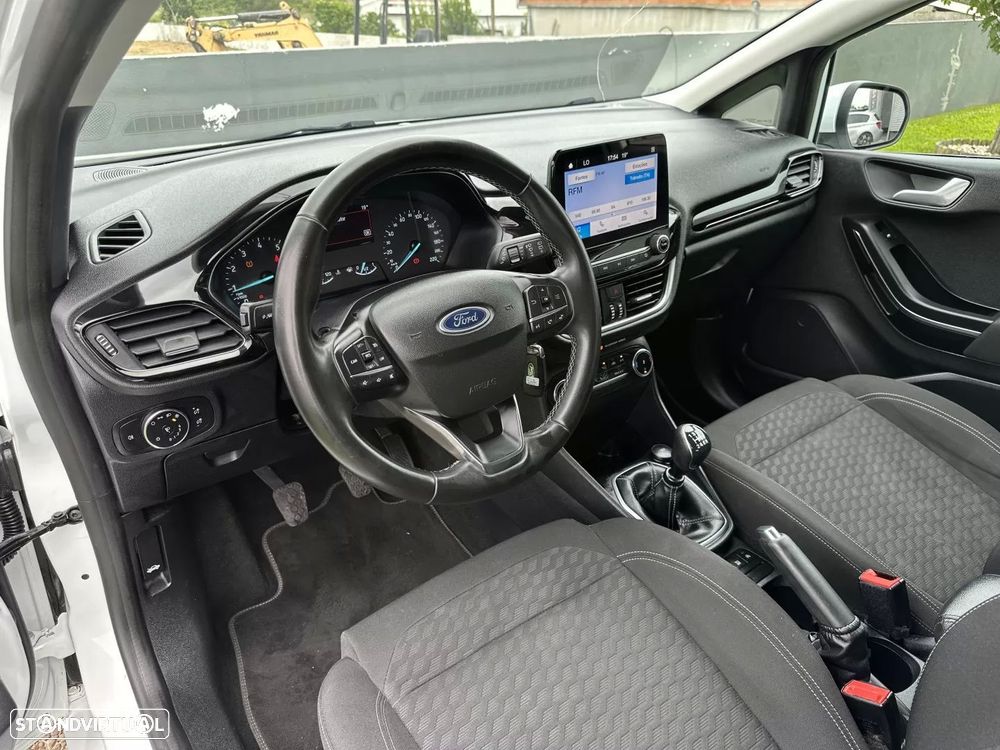 Ford Fiesta 1.0 EcoBoost Hybrid S&S TITANIUM - 24