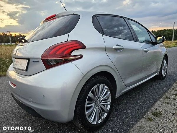 Peugeot 208 1.2 PureTech Style - 5