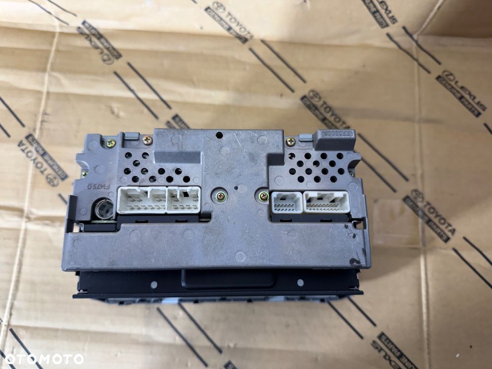 Radio Toyota Avensis T25 03-09r. Nr. 86120-05080. Kolor srebrny. - 3