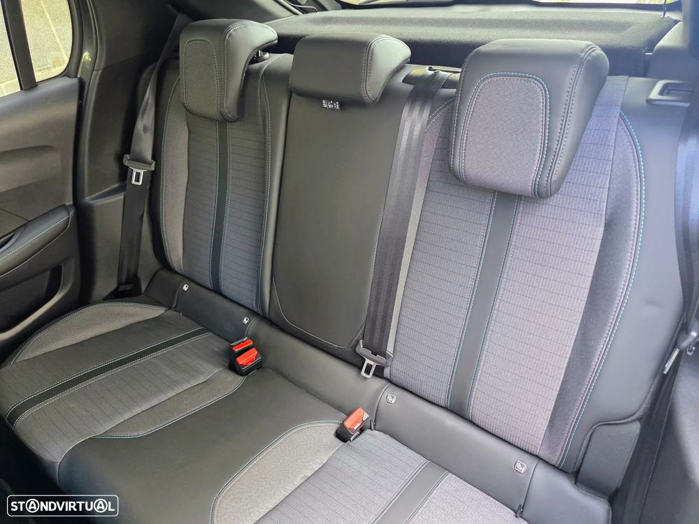Peugeot 208 1.2 PureTech Allure - 53