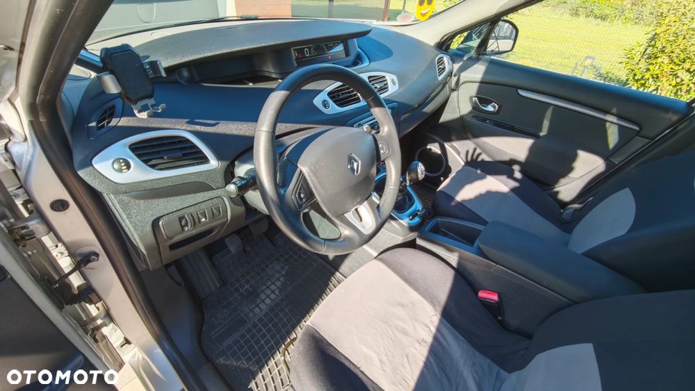 Renault Scenic - 8