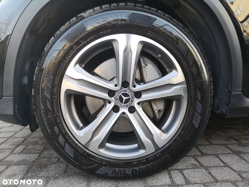 Mercedes-Benz GLC - 32