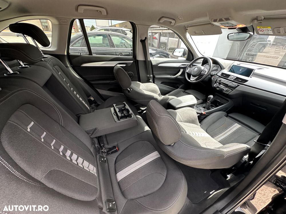 BMW X1 sDrive18d Sport Line - 12
