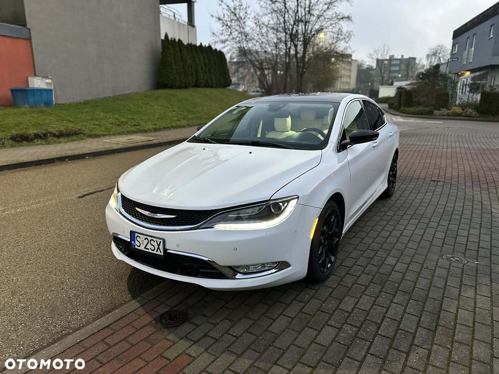 Chrysler 200 - 1